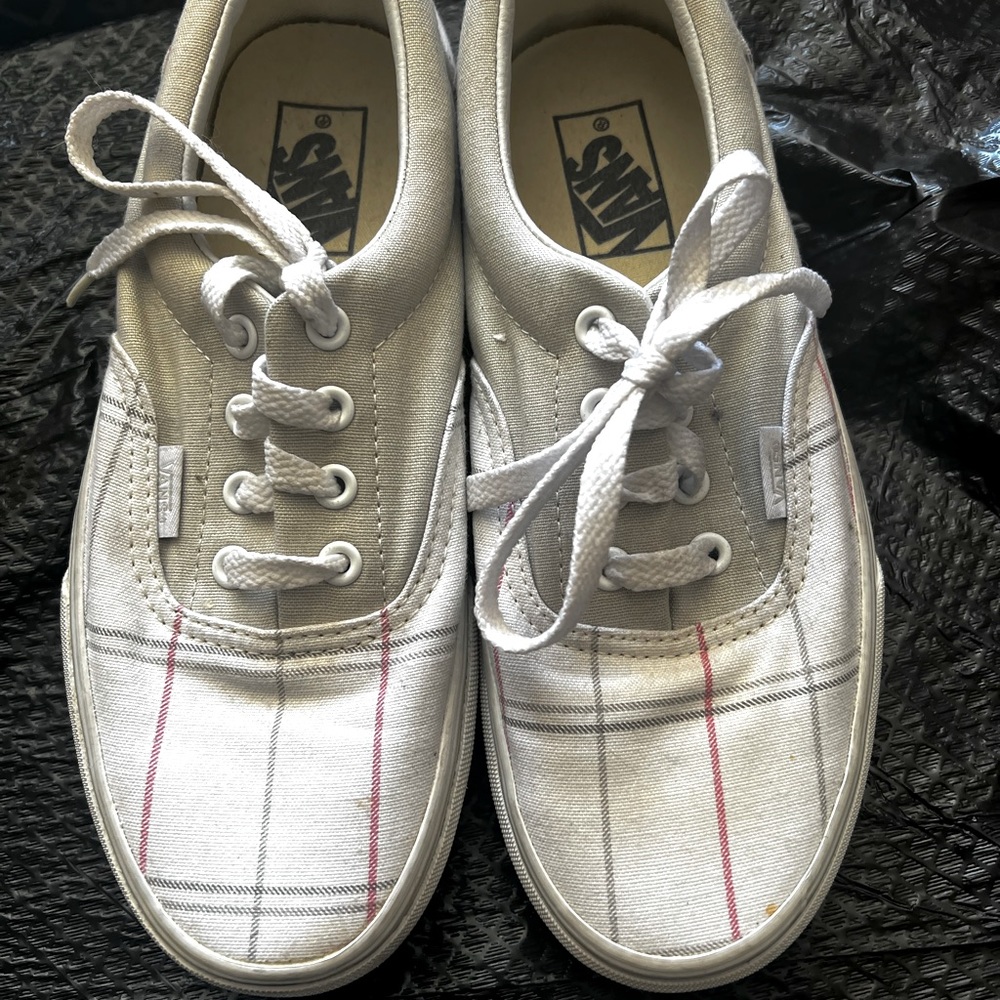 Van tennis shoes ladies size 8